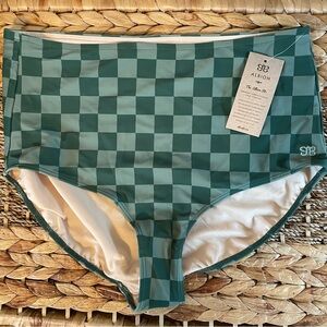 NWT Albion Fit High Waisted Checkered Bottoms
